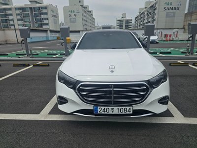 MERCEDES-BENZ E-CLASS - 1