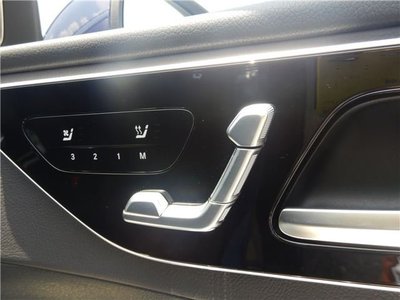2025 Mercedes-BENZ C-CLASS thumbnail 12