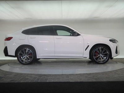2023 BMW X4 thumbnail 24