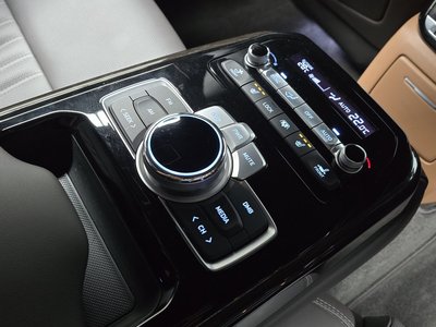 2019 Genesis G90 — миниатюра 35