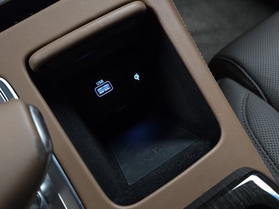 2019 Genesis G90 — миниатюра 32