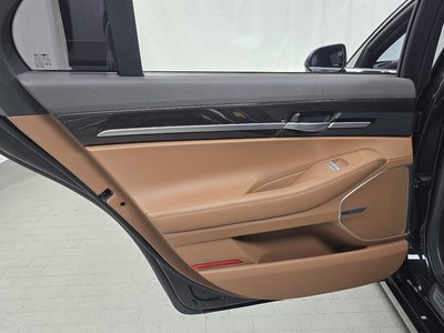 2019 Genesis G90 — миниатюра 15