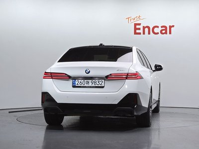 2024 BMW 5 SERIES 照片 4