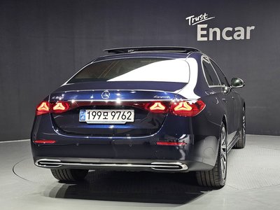 MERCEDES-BENZ E-CLASS - 3