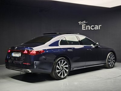 MERCEDES-BENZ E-CLASS - 4