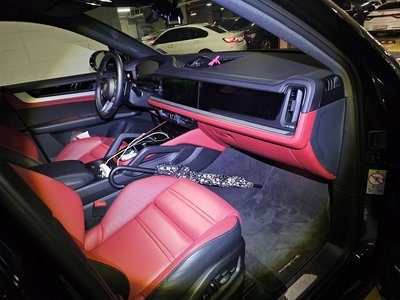 PORSCHE CAYENNE - 8