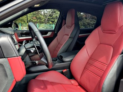 2024 Porsche CAYENNE thumbnail 13
