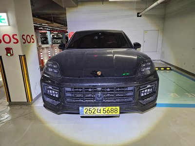 PORSCHE CAYENNE - 1