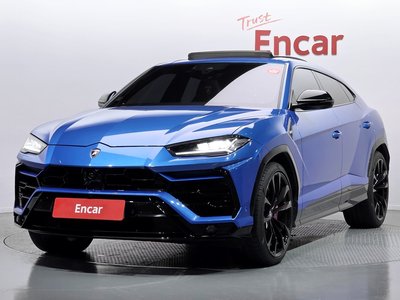 LAMBORGHINI URUS - 1
