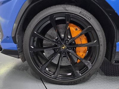 LAMBORGHINI URUS - 6