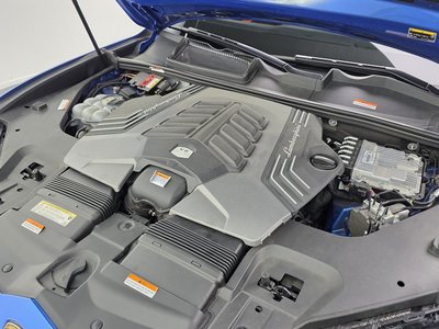 LAMBORGHINI URUS - 7