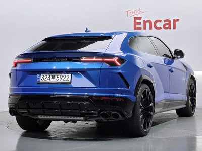 LAMBORGHINI URUS - 3