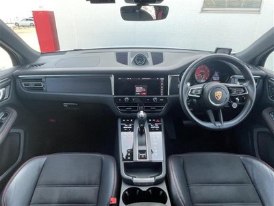 PORSCHE MACAN - 2