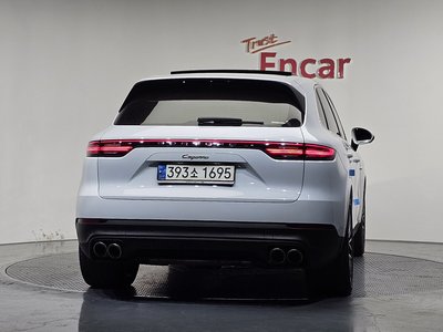 PORSCHE CAYENNE - 4