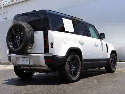 LAND ROVER DEFENDER - 9