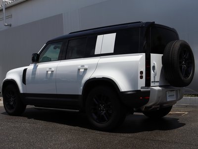 LAND ROVER DEFENDER - 7