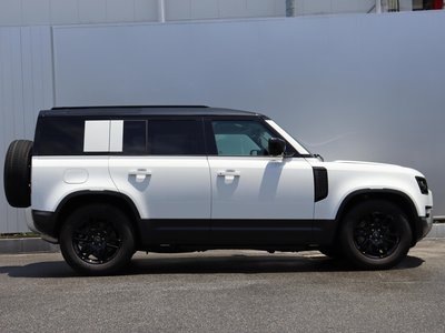 LAND ROVER DEFENDER - 10