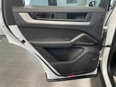 صورة مصغرة 44 لـ 2023 Porsche CAYENNE