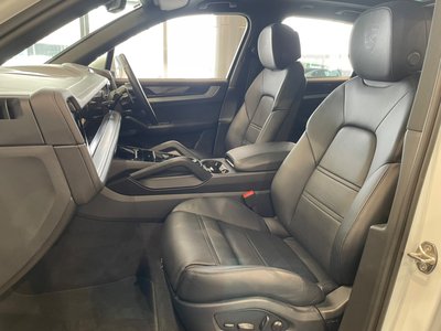 صورة مصغرة 30 لـ 2023 Porsche CAYENNE