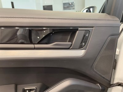 صورة مصغرة 46 لـ 2023 Porsche CAYENNE