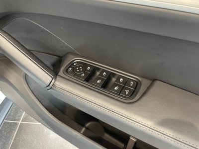 صورة مصغرة 28 لـ 2023 Porsche CAYENNE