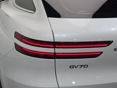 2022 Genesis GV70 — фото 10