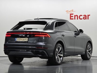 2021 AUDI Q8 照片 3
