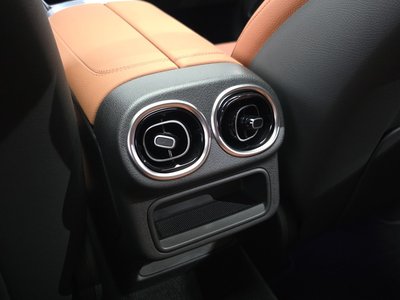 2025 Mercedes-BENZ GLC 缩略图 33