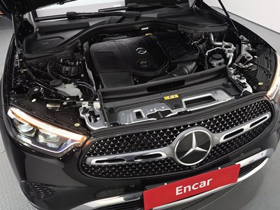 2025 Mercedes-BENZ GLC photo 7