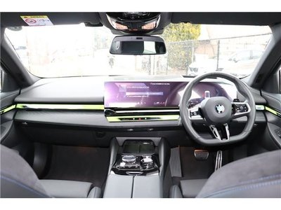صورة مصغرة 12 لـ 2024 BMW 5 SERIES