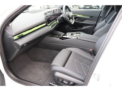 صورة مصغرة 15 لـ 2024 BMW 5 SERIES
