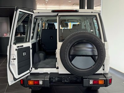 2025 Toyota LAND CRUISER 70 — миниатюра 29