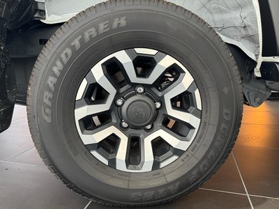 2025 Toyota LAND CRUISER 70 — миниатюра 5