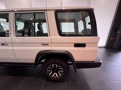 2025 Toyota LAND CRUISER 70 — миниатюра 19