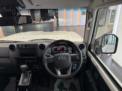 2025 Toyota LAND CRUISER 70 — миниатюра 43