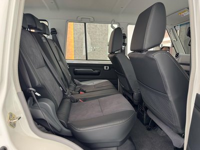 2025 Toyota LAND CRUISER 70 — миниатюра 39