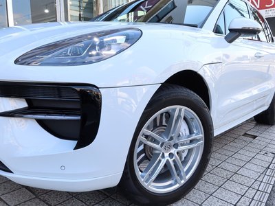 PORSCHE MACAN - 2