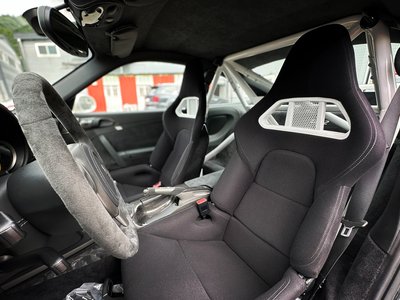 PORSCHE 911 - 4