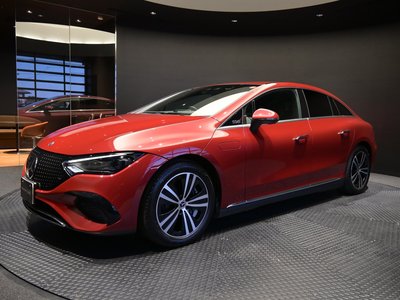 MERCEDES-BENZ EQE - 2