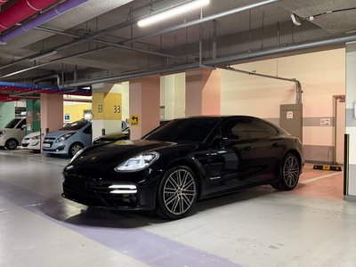 PORSCHE PANAMERA - 1