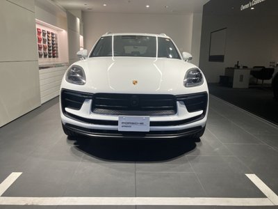 PORSCHE MACAN - 8