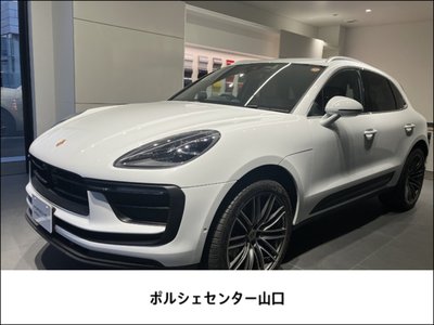PORSCHE MACAN - 1