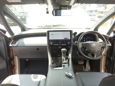 2023 Toyota ALPHARD — фото 7