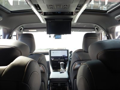 2023 Toyota ALPHARD — фото 9
