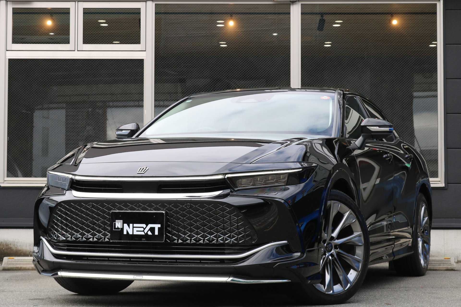 TOYOTA CROWN CROSSOVER - View 1