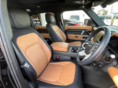 LAND ROVER DEFENDER - 2