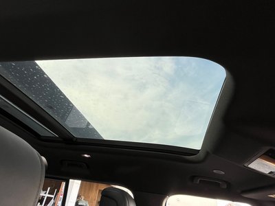 LAND ROVER DEFENDER - 5