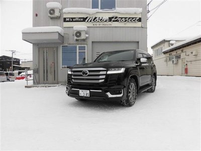 TOYOTA LAND CRUISER 300