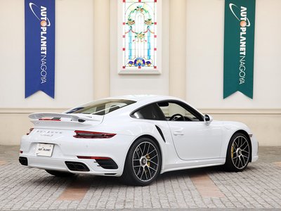 PORSCHE 911 - 4