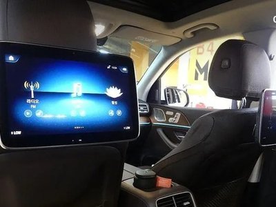 MERCEDES-BENZ GLS - 2